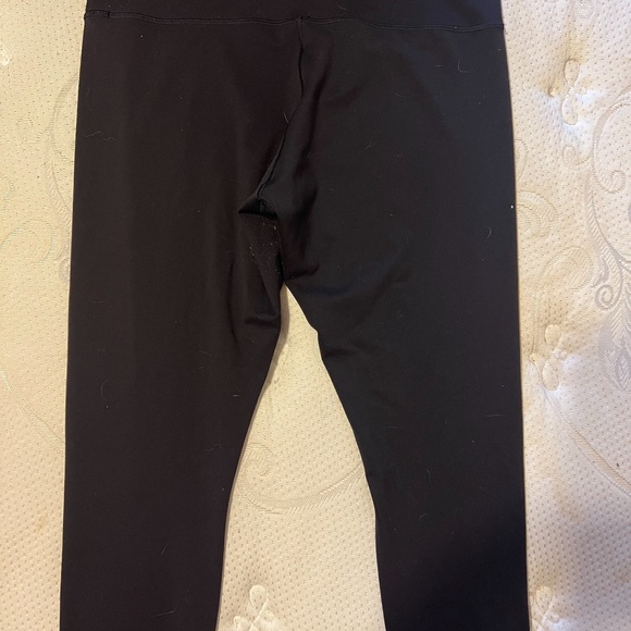 Lululemon leggings worn a few times . They were too big . A great deal ;) - Picture 4 of 4